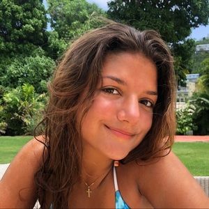 Meet your Posher, Isabella